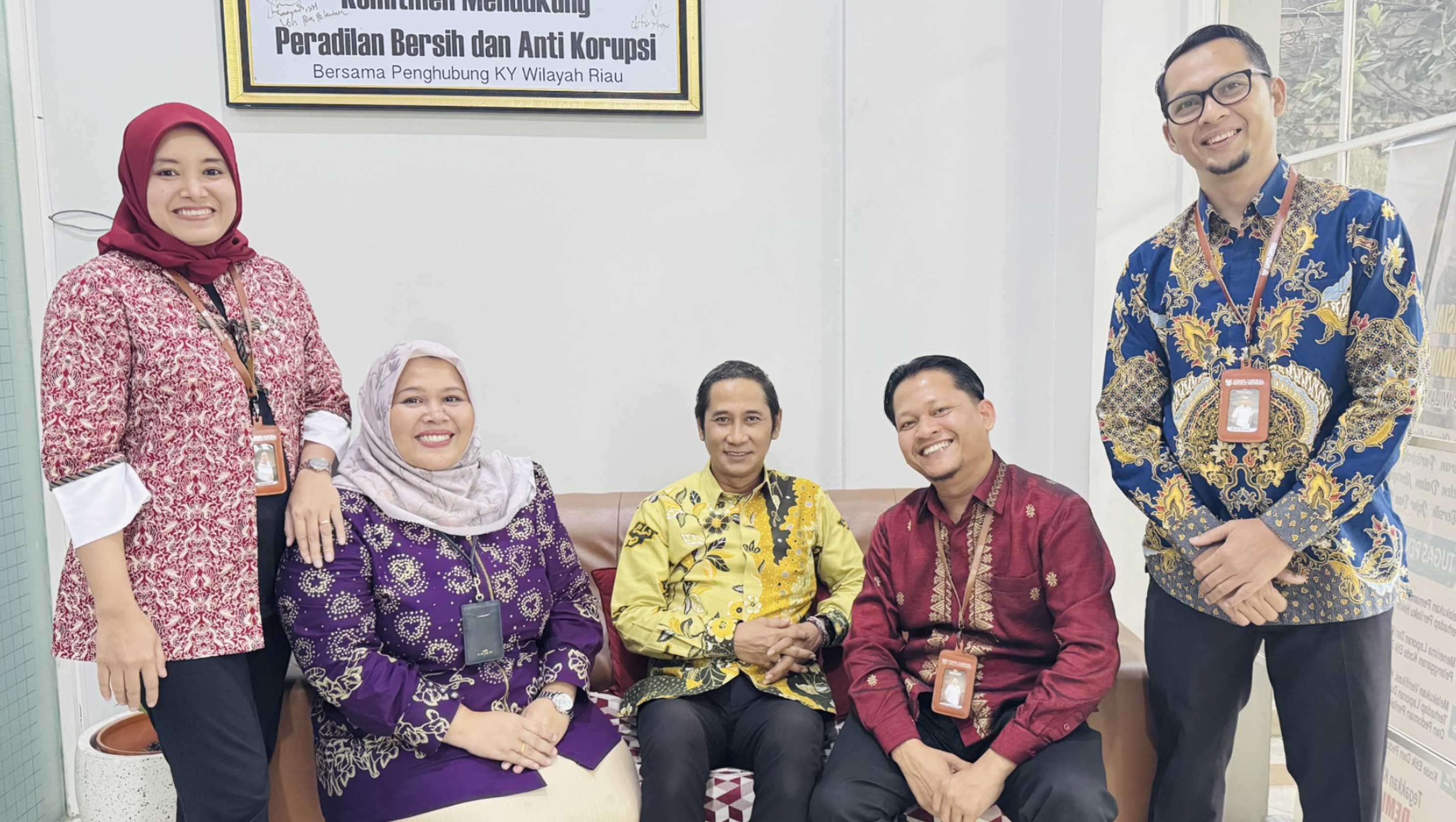 Penghubung KY Riau Diminta Berikan Pelayanan Publik yang Optimal Penghubung KY Riau Diminta Berikan Pelayanan Publik yang Optimal