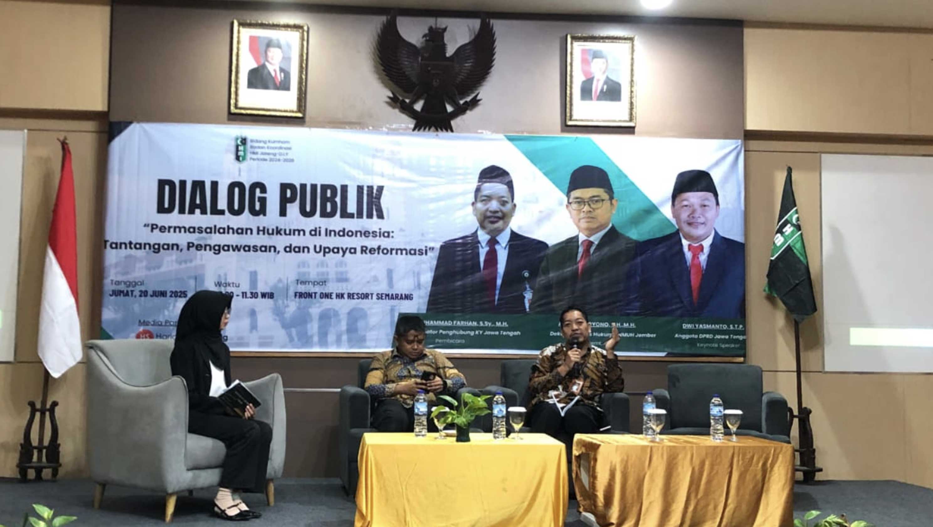 Publik Berperan dalam Menjaga Integritas Hakim Publik Berperan dalam Menjaga Integritas Hakim