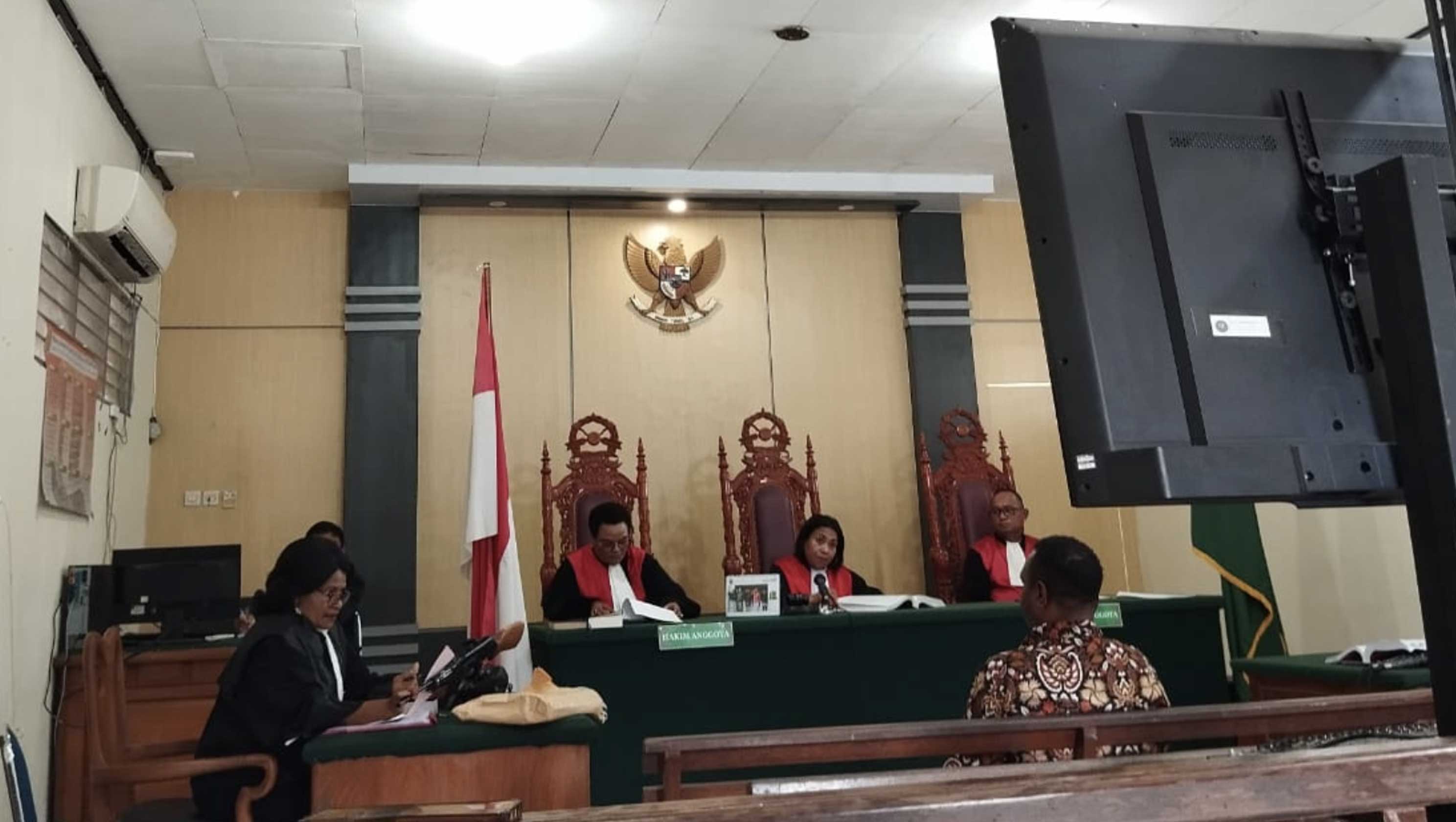 Penghubung KY Papua Barat Pantau Sidang Penembakan Direktur LP3BH Papua Barat Penghubung KY Papua Barat Pantau Sidang Penembakan Direktur LP3BH Papua Barat