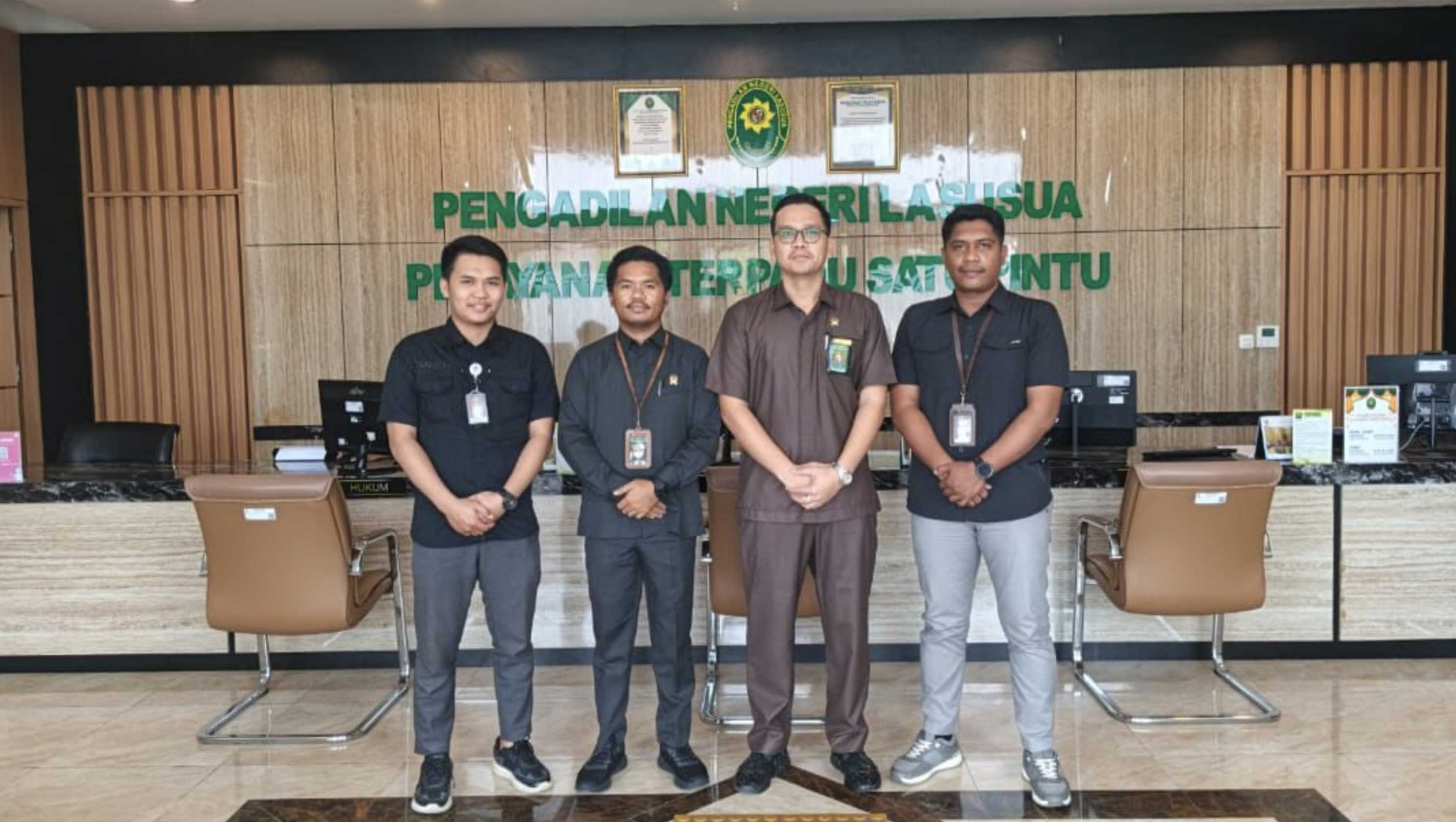 Tempuh Perjalanan 8 Jam, Penghubung KY Sultra Beraudiensi dengan PN Lasusua Tempuh Perjalanan 8 Jam, Penghubung KY Sultra Beraudiensi dengan PN Lasusua