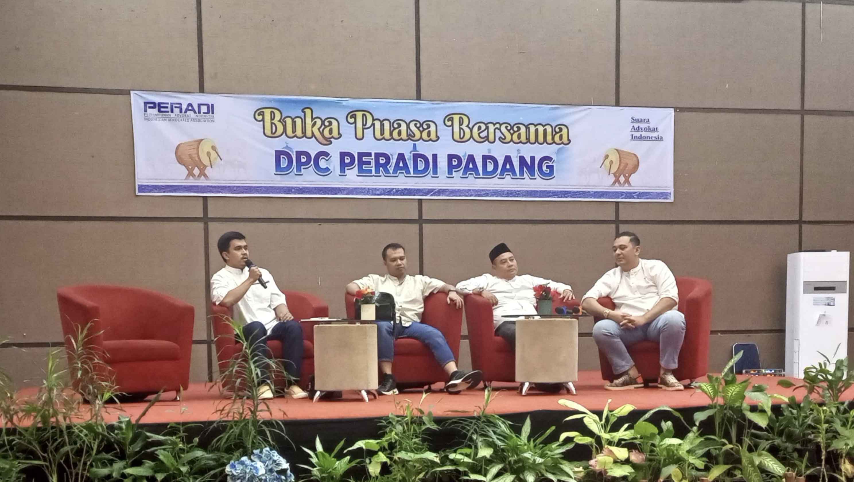 Penghubung KY Sumbar Jelaskan Tugas Advokasi Hakim kepada DPC Peradi SAI Padang