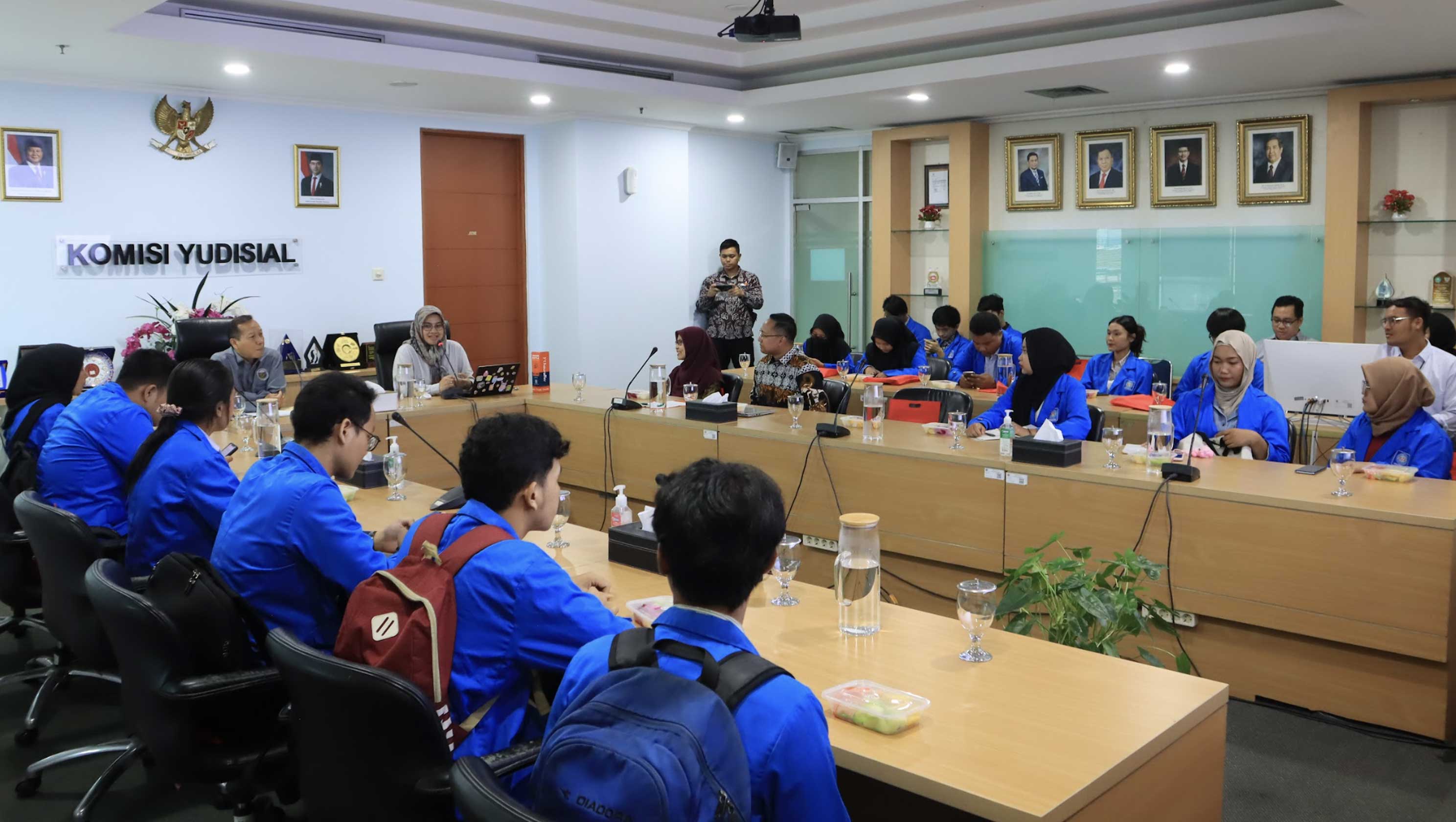 Mahasiswa UBSI Kenali Peran KY dalam Menjaga Integritas Hakim Mahasiswa UBSI Kenali Peran KY dalam Menjaga Integritas Hakim