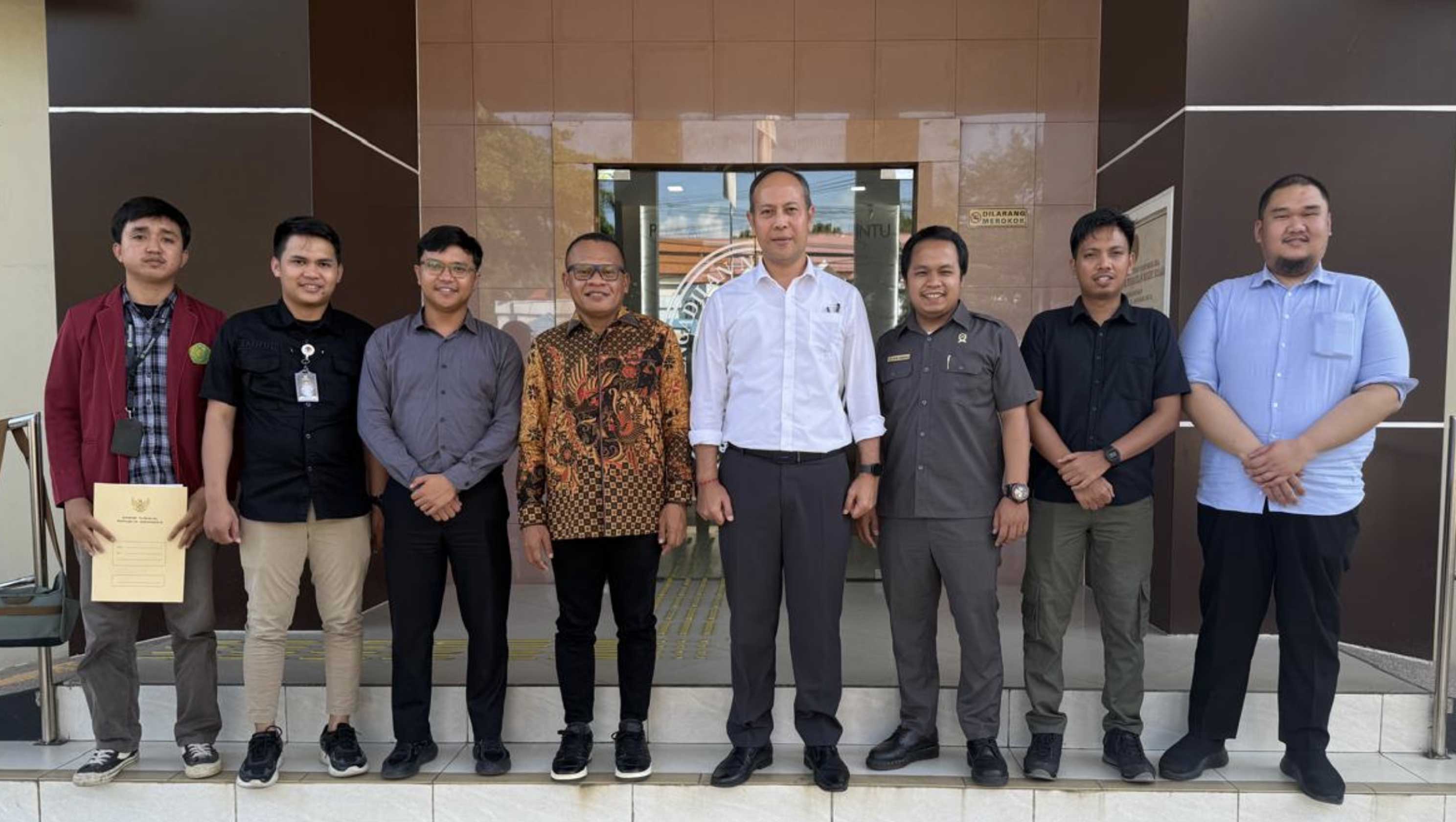 Penghubung KY Sultra Koordinasi Pengamanan di PN Kolaka dan Polres Kolaka Penghubung KY Sultra Koordinasi Pengamanan di PN Kolaka dan Polres Kolaka