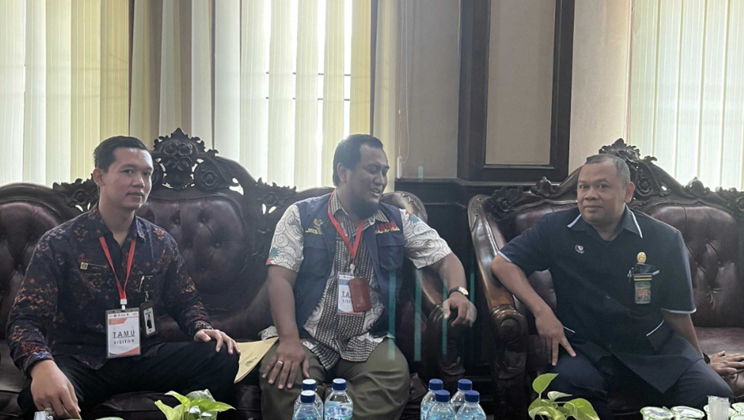 Silaturahmi dengan PA Badung, Penghubung KY Bali Bahas Pemantauan Persidangan Tertutup Silaturahmi dengan PA Badung, Penghubung KY Bali Bahas Pemantauan Persidangan Tertutup