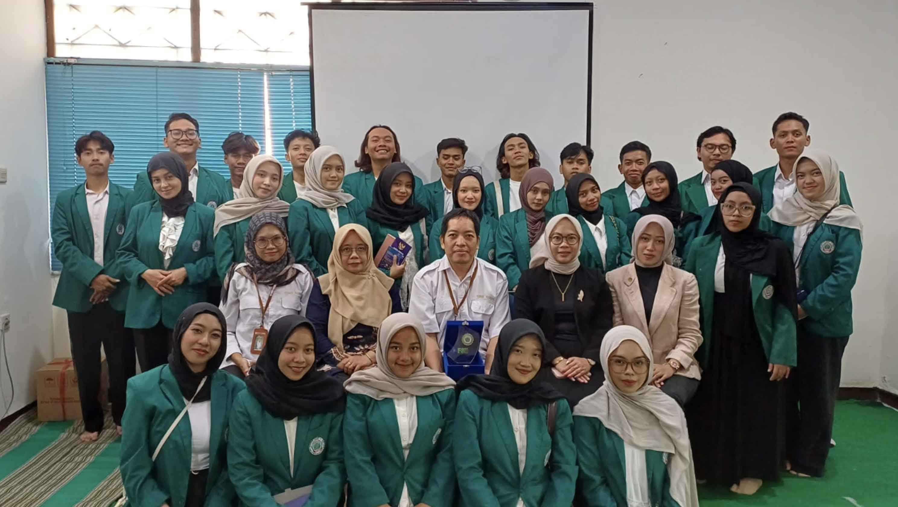Penghubung KY Jateng Terima Kunjungan Akademik FSH UNSIQ Wonosobo