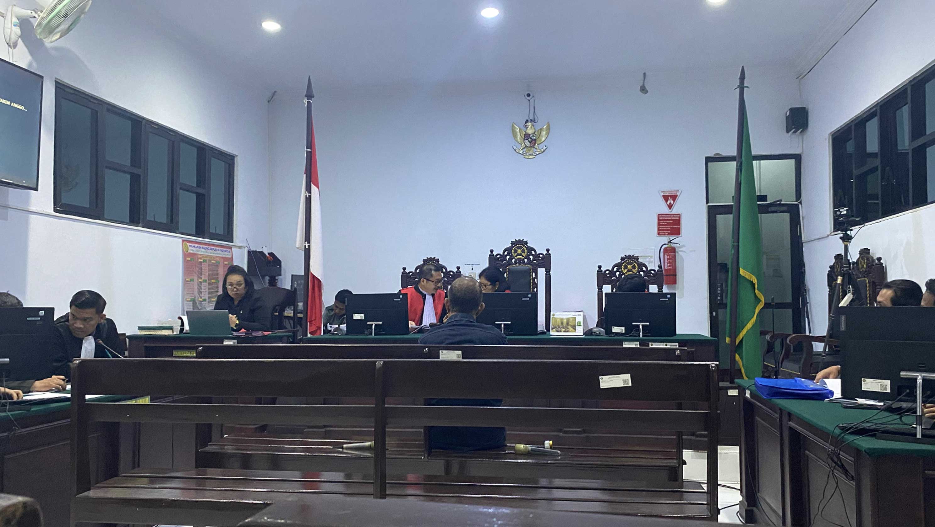 Penghubung KY Maluku Pantau Perkara Korupsi Mantan Walikota Ambon Penghubung KY Maluku Pantau Perkara Korupsi Mantan Walikota Ambon