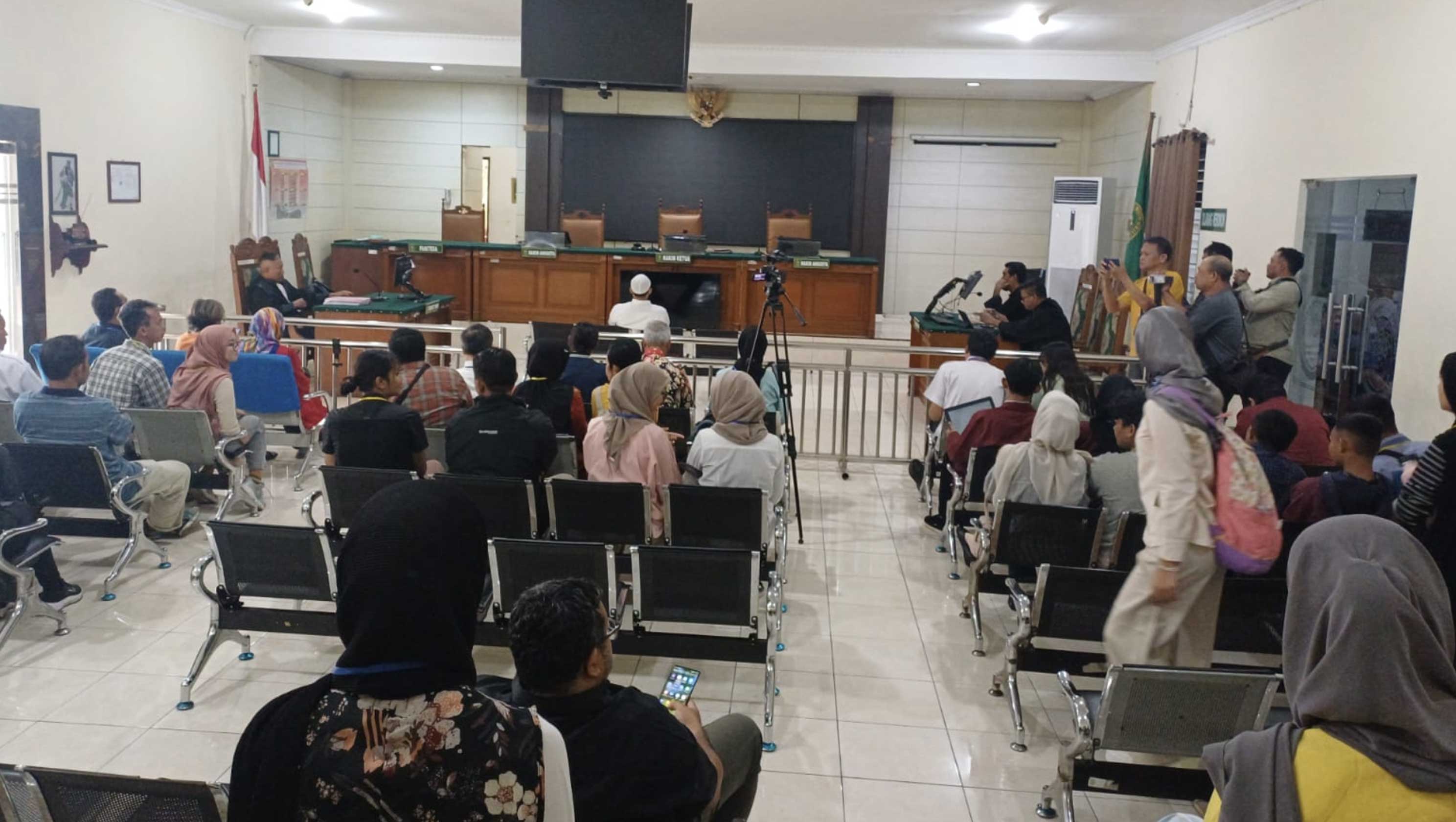 Penghubung KY Jateng Pantau Persidangan Kasus Dugaan Penembakan Pelajar di PN Semarang Penghubung KY Jateng Pantau Persidangan Kasus Dugaan Penembakan Pelajar di PN Semarang